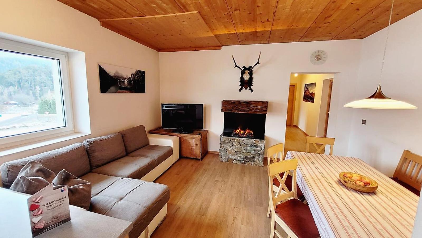 Appartements Tirol San Lorenzo di Sebato Luaran gambar