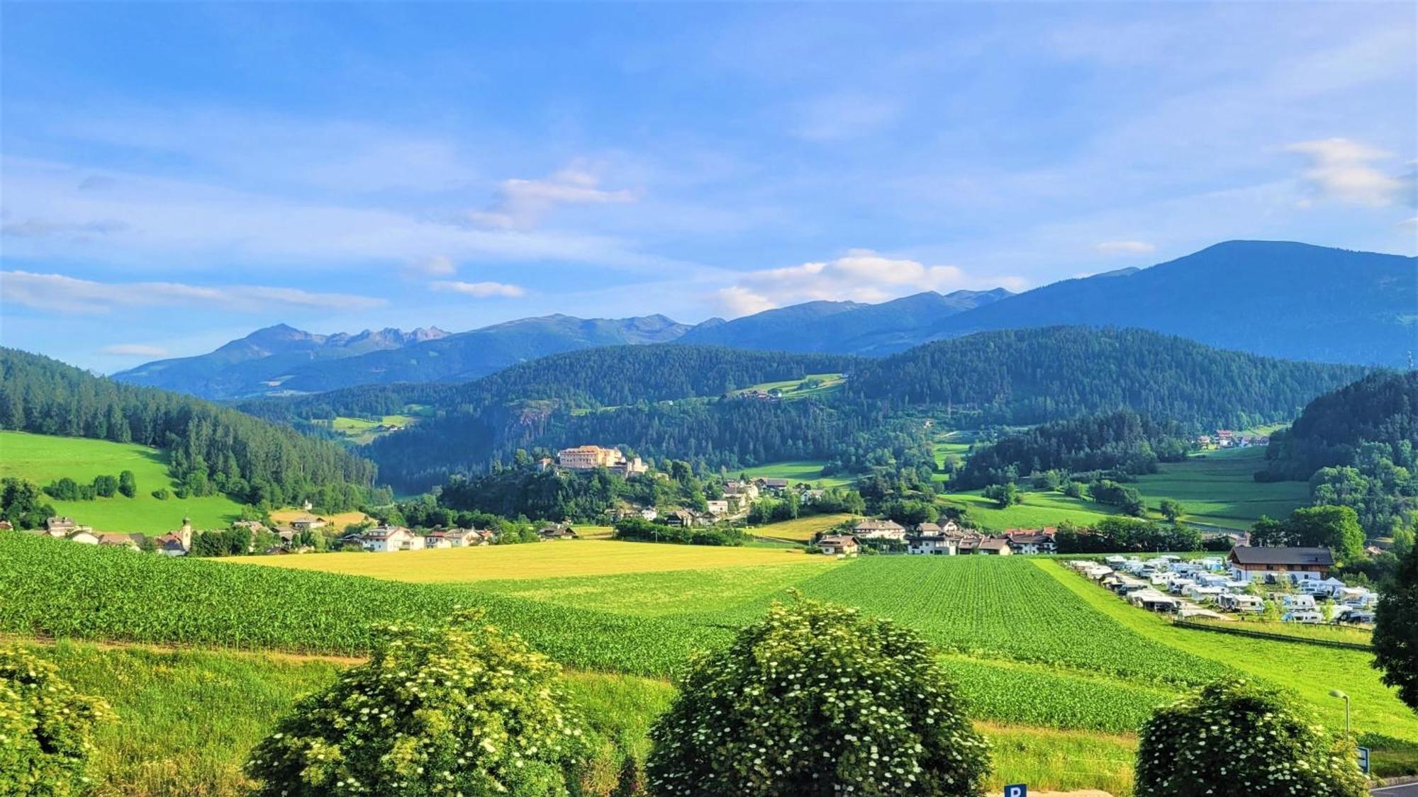 Appartements Tirol San Lorenzo di Sebato Luaran gambar