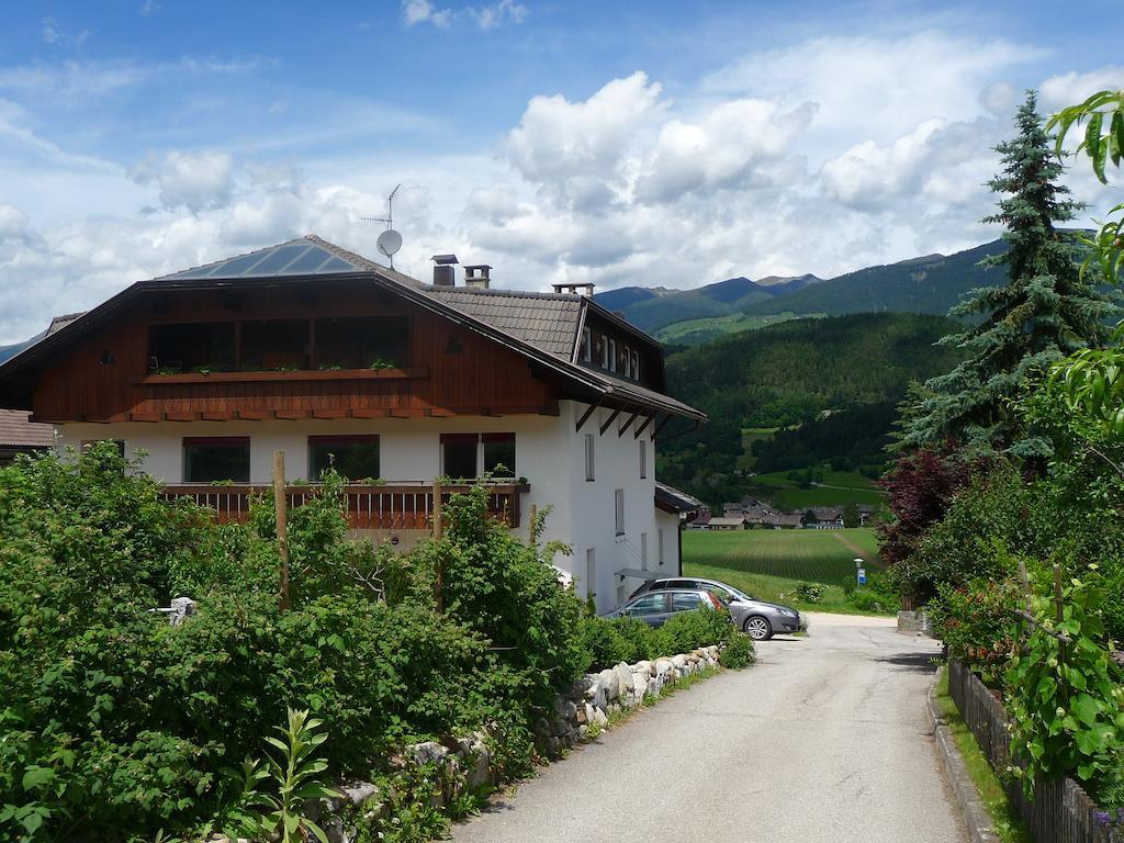 Appartements Tirol San Lorenzo di Sebato Luaran gambar