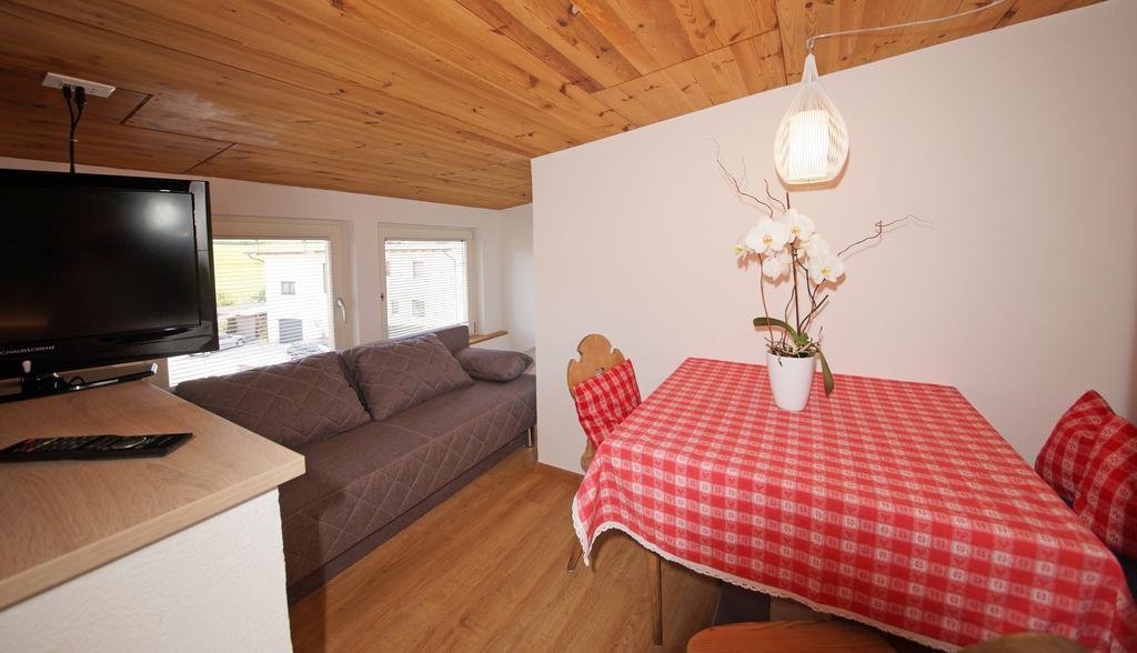 Appartements Tirol San Lorenzo di Sebato Luaran gambar