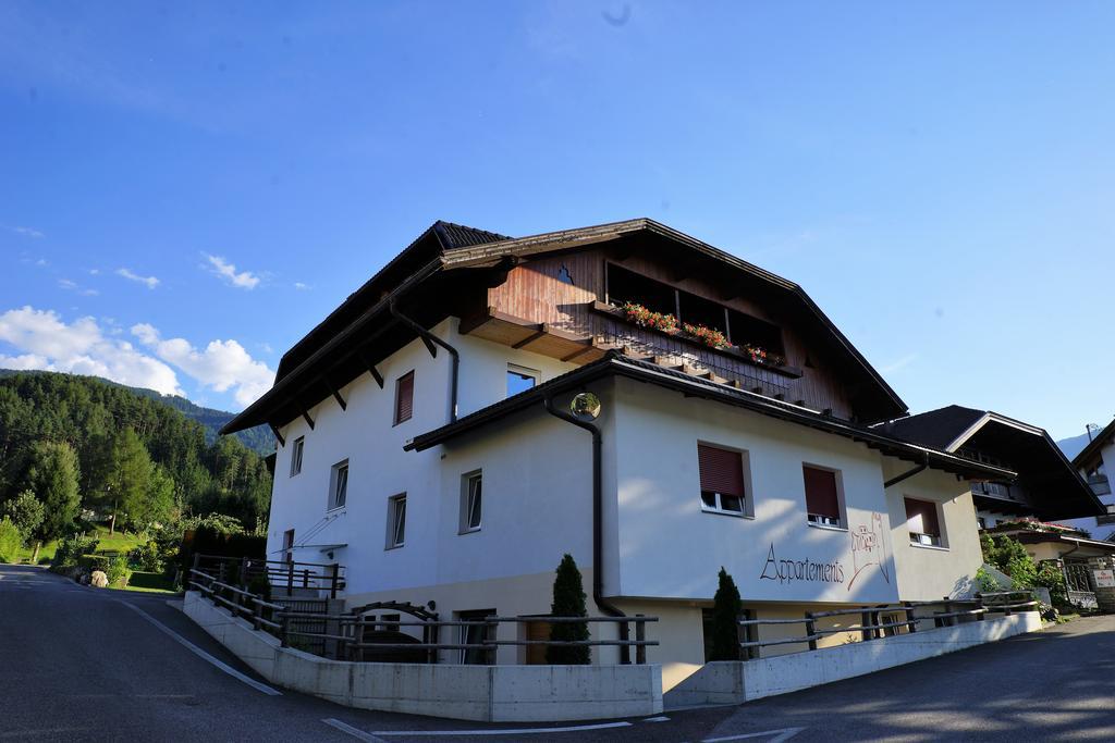 Appartements Tirol San Lorenzo di Sebato Luaran gambar
