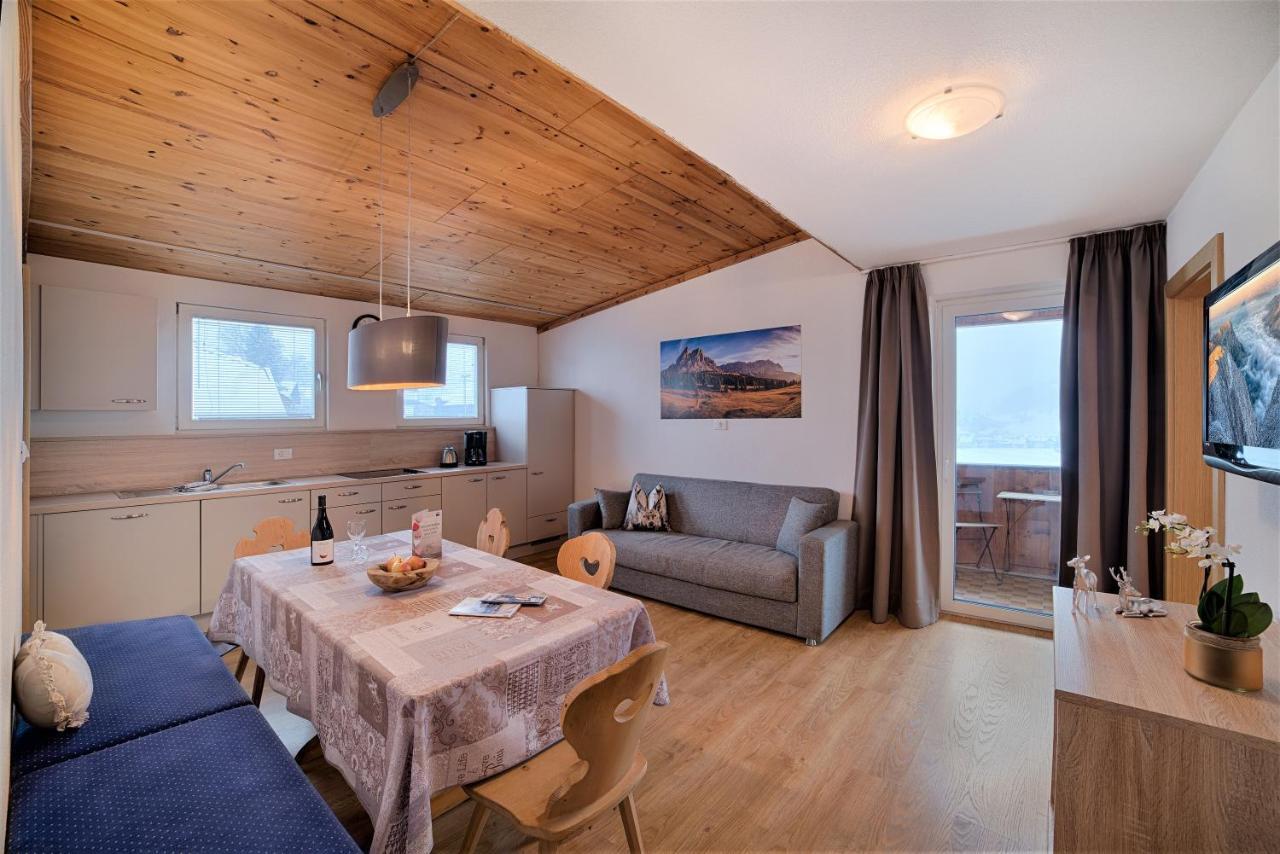 Appartements Tirol San Lorenzo di Sebato Luaran gambar